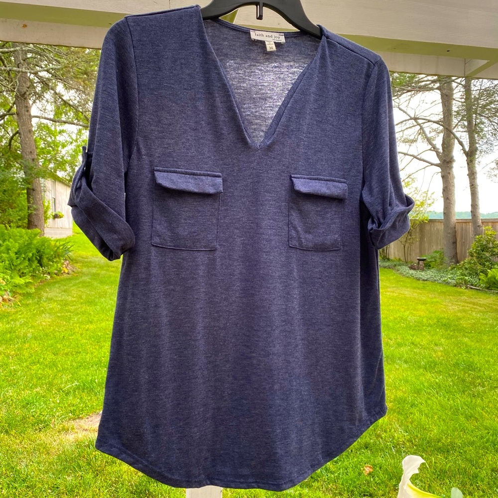 Heathered Navy Blue Vneck 3/4 Button Sleeve Top Medium
